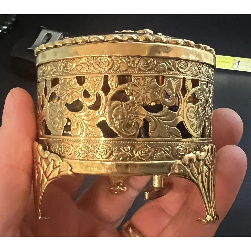 VTG 1928 Gift Accessory Co. Music Box Gold Regency Deep Coral Top Gold‎ Roses